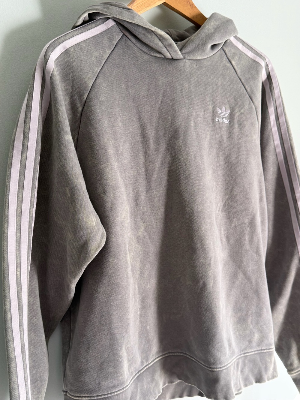 Adidas Washed Out Gray Boyfriend Hoodie w/ Lavender Striped Sleeves. Women’s S